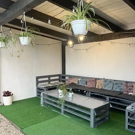 Guest house Koteg Lemberg з червня басейн з підігрівом 10 на 5 метрів 3*