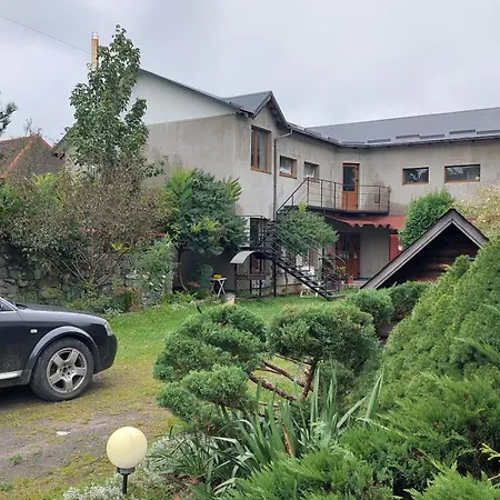 Koteg Lemberg з червня басейн з підігрівом 10 на 5 метрів Casa de hóspedes Slavske